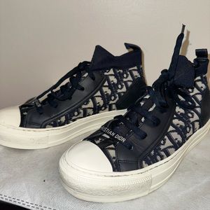 Dior walk n sneaker